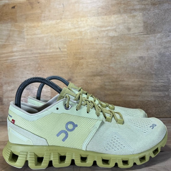 On Cloud X REFLECTIVE Womens Size Running Shoes Sneakers Glade